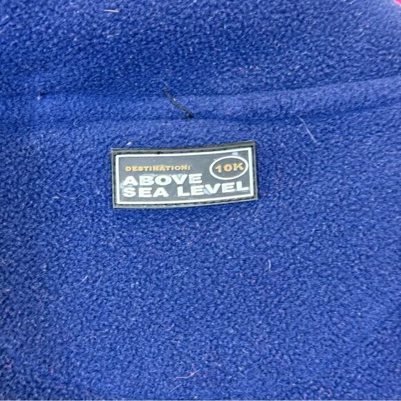 10,000 Feet Above Sea Level, Blue Fleece Vest with Wyoming Tree Design. Size XL - Picture 6 of 6